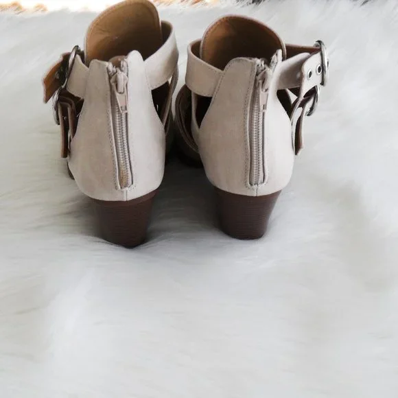 Qupid Light Tan Faux Suede Shoes - Size 9 - Picture 7 of 10